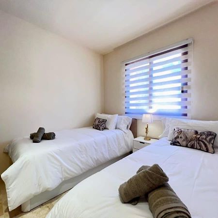 Modern 2 Bedroom Beachside Apartment Nr72 Лос-Алькасарес Екстер'єр фото